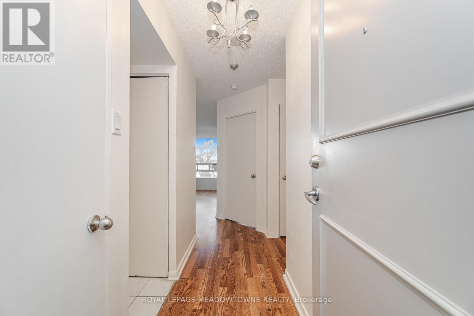 406 - 75 King Street E, Mississauga, Ontario  L5A 4G5 - Photo 8 - W12514576