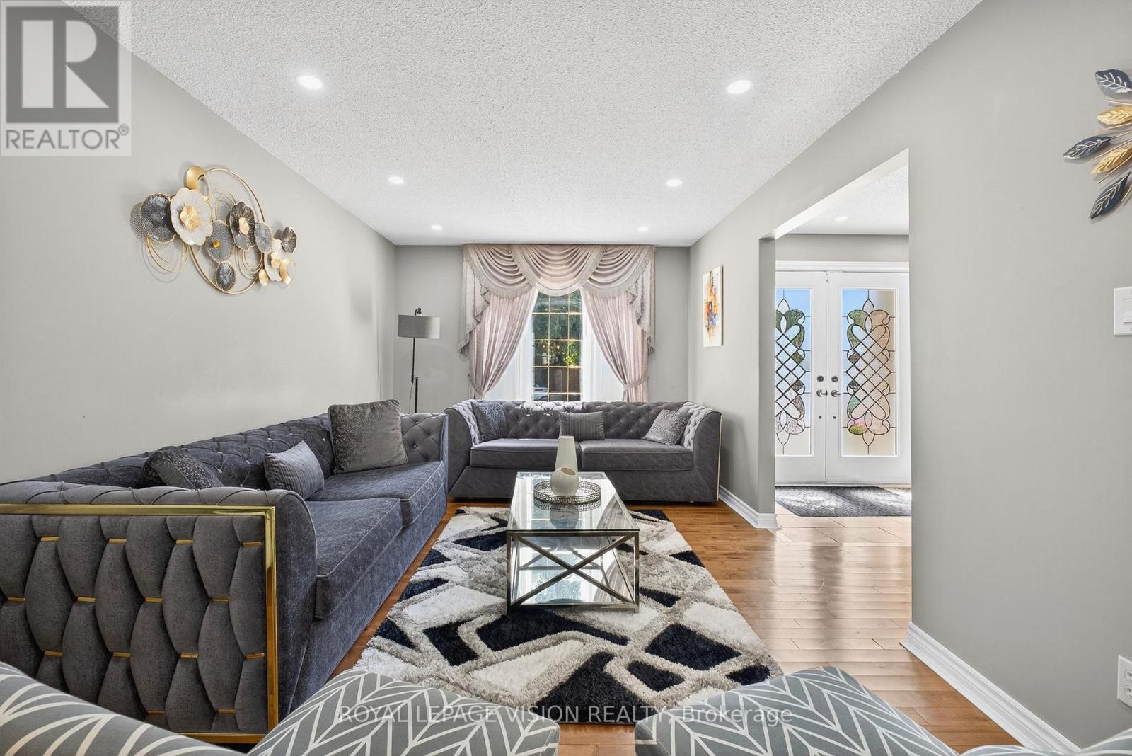 7 Montgomery Square, Brampton, Ontario  L6Z 3H3 - Photo 7 - W12514596