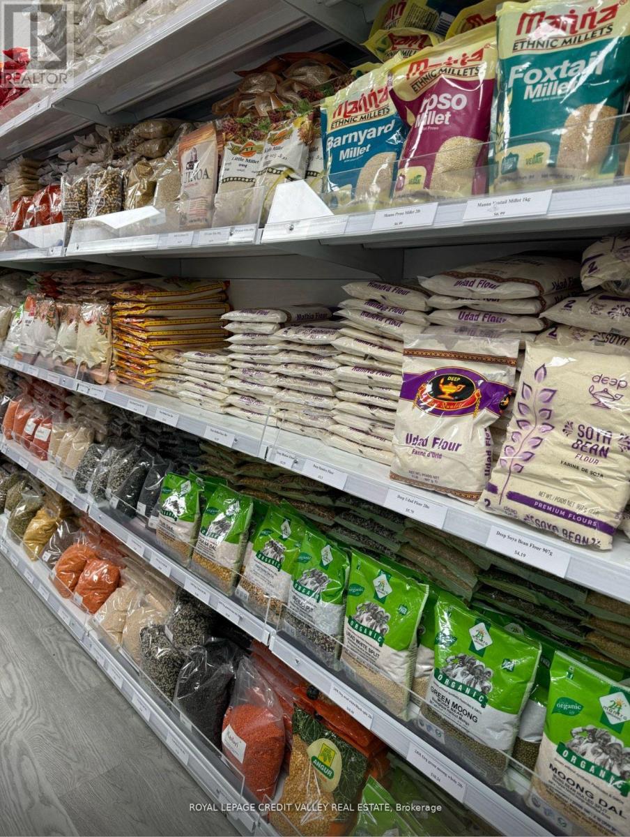 1965 Britannia Road W, Mississauga, Ontario  L5M 4Y4 - Photo 5 - W12514598