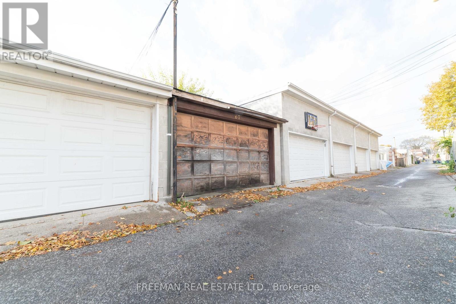 67 Day Avenue, Toronto, Ontario M6E 3W1 - Photo 10 - W12514602