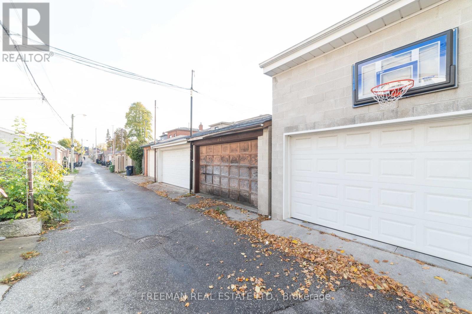 67 Day Avenue, Toronto, Ontario M6E 3W1 - Photo 11 - W12514602