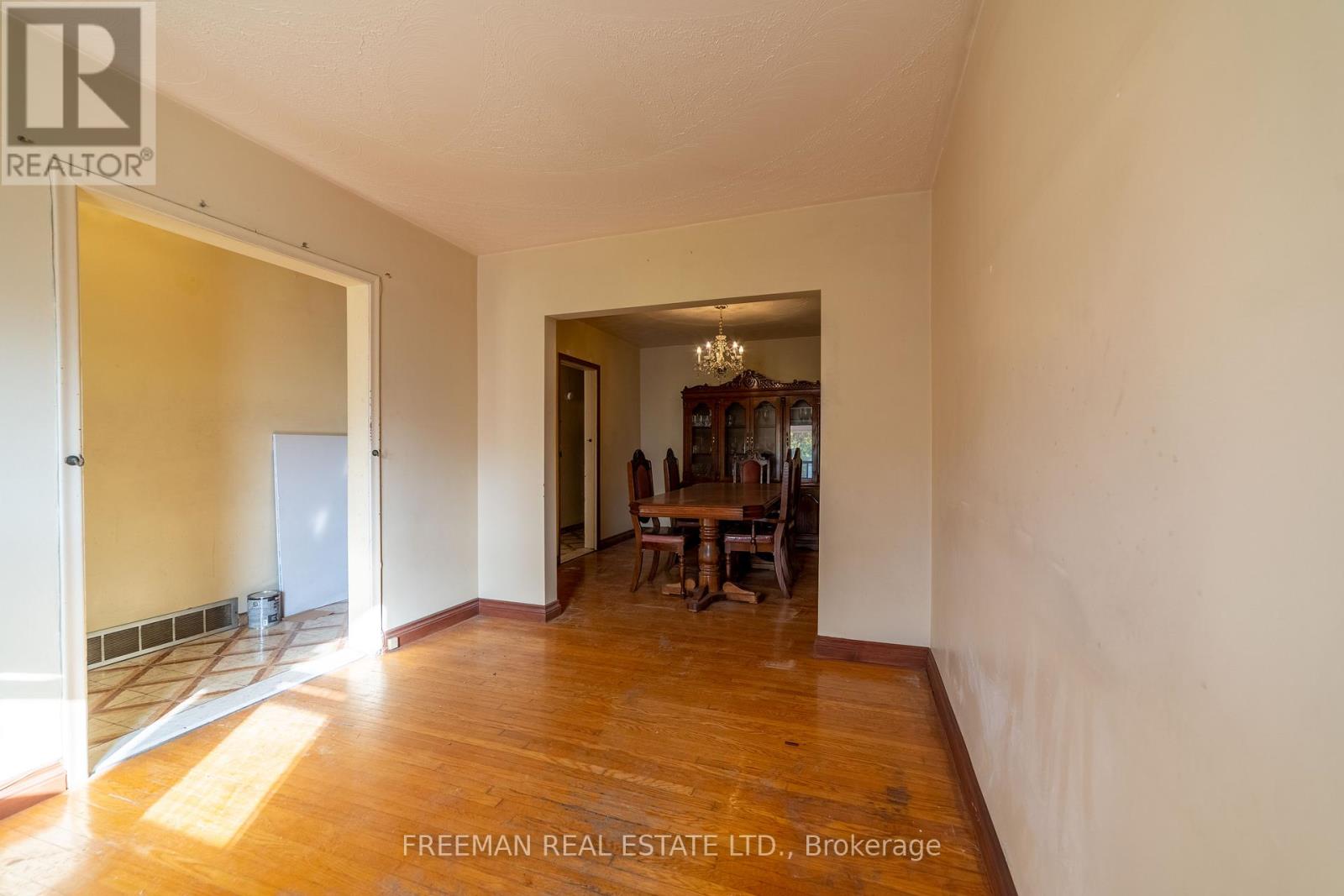 67 Day Avenue, Toronto, Ontario M6E 3W1 - Photo 4 - W12514602