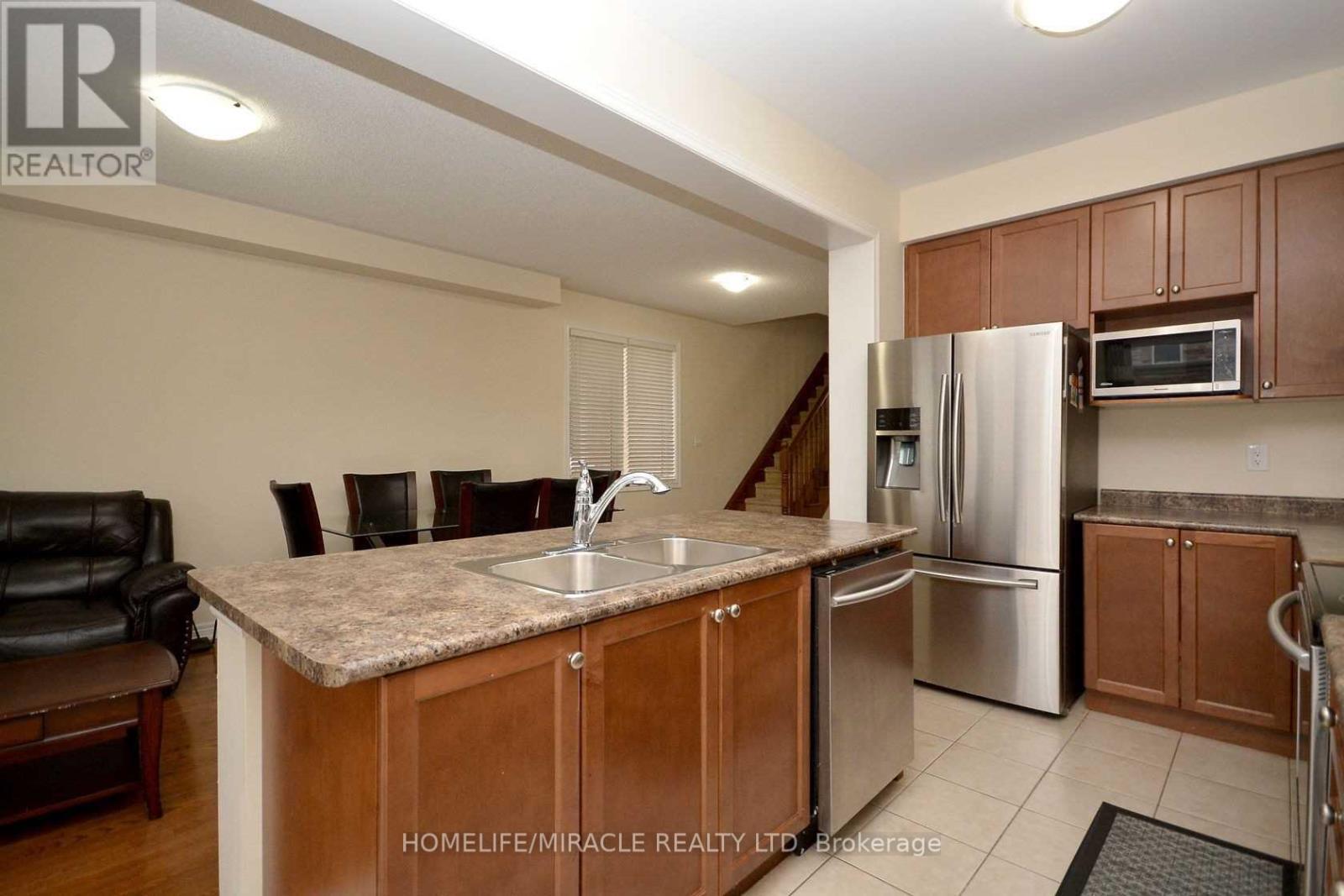 25 Antibes Drive, Brampton, Ontario  L6X 0R8 - Photo 6 - W12514624