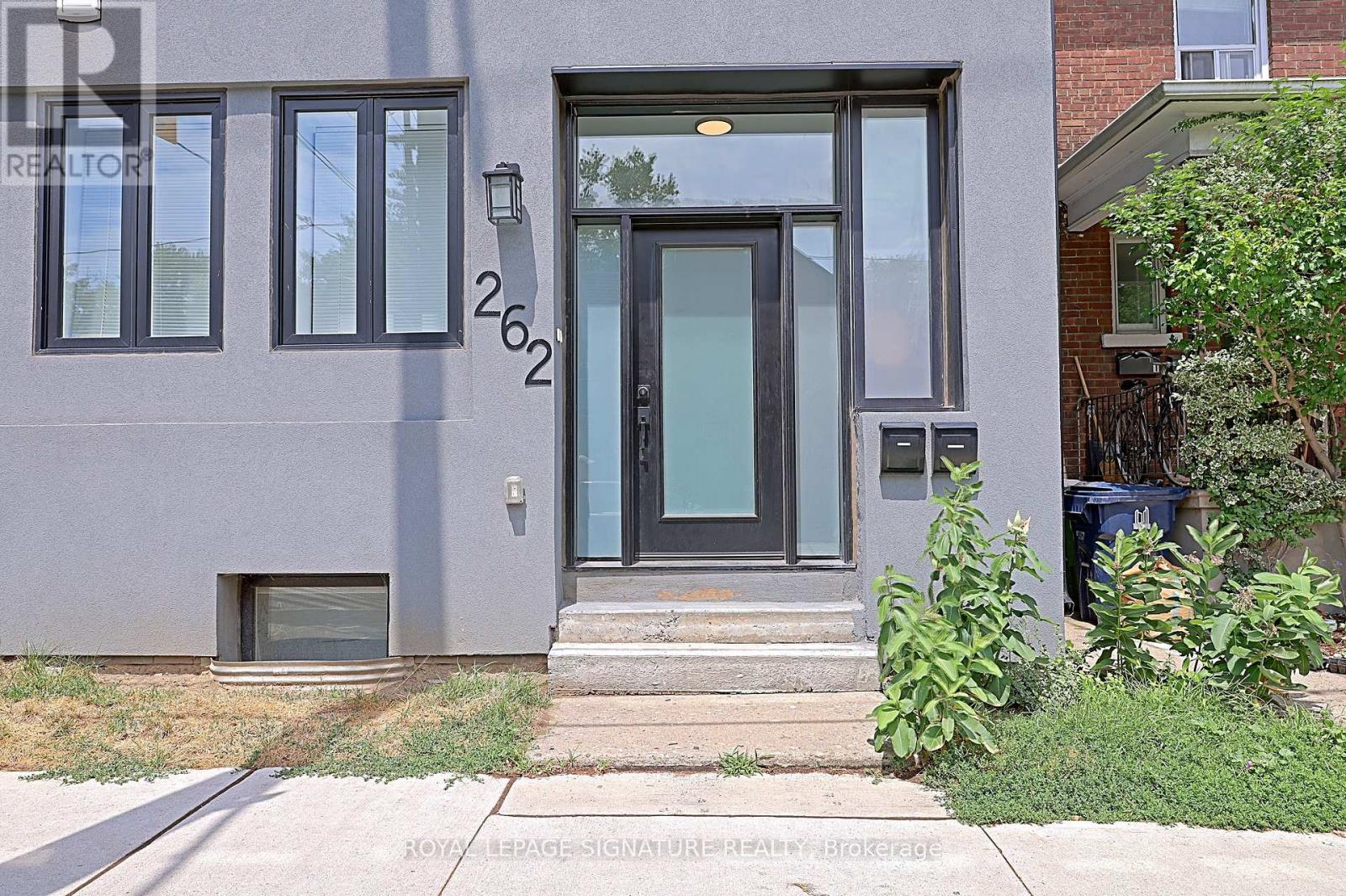 LOWER - 262 ANNETTE STREET, Toronto, Ontario