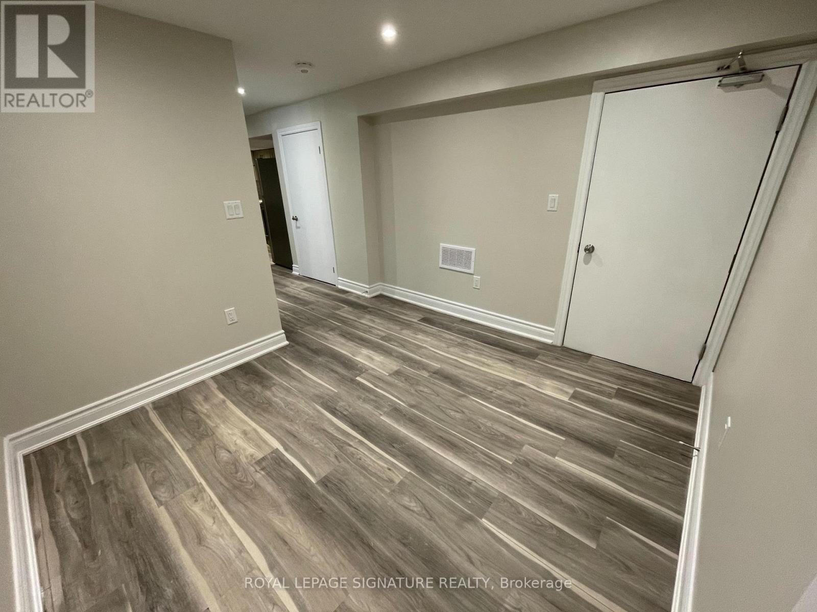 Lower - 262 Annette Street, Toronto, Ontario  M6P 1R1 - Photo 6 - W12514636