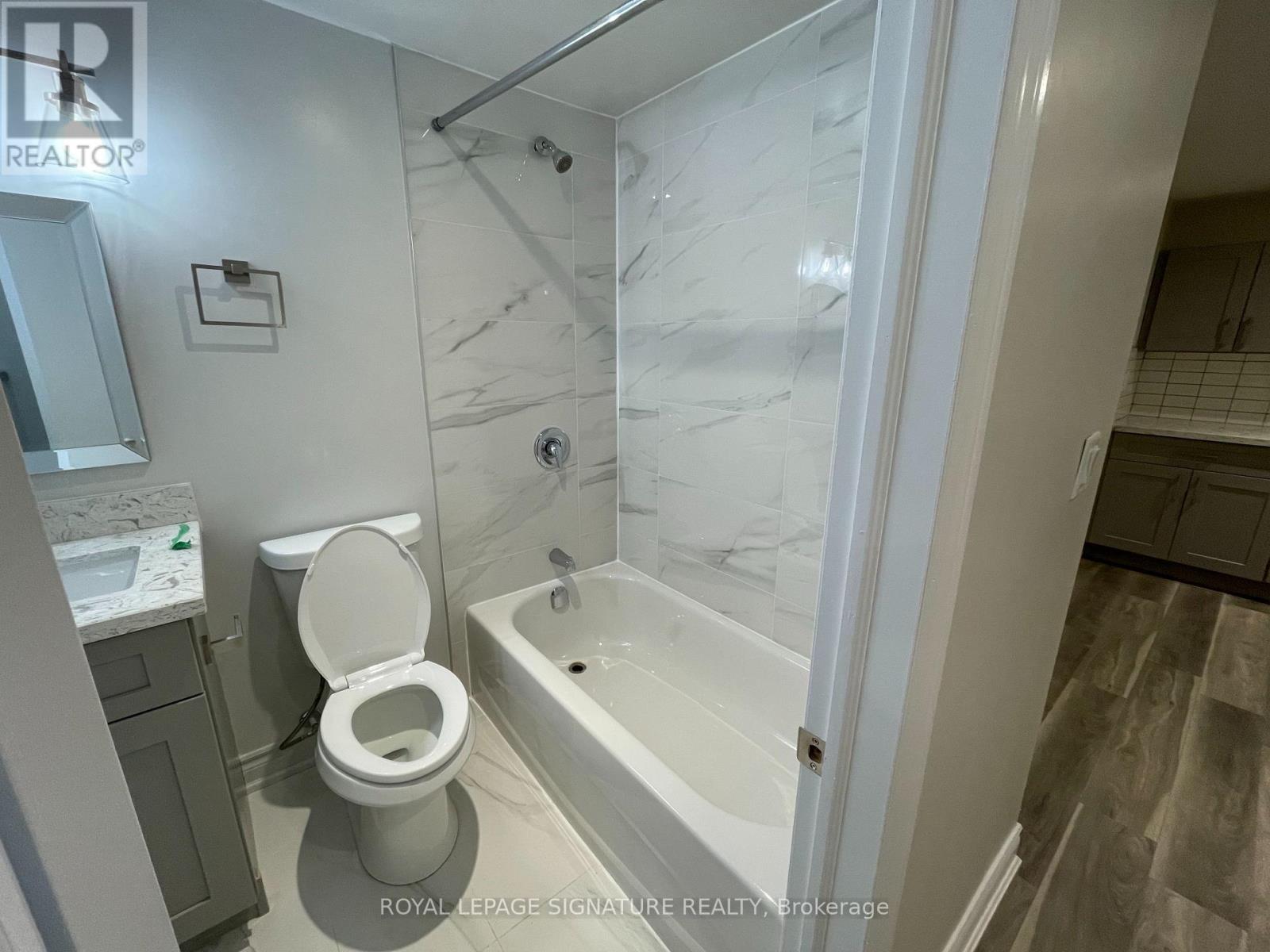 Lower - 262 Annette Street, Toronto, Ontario  M6P 1R1 - Photo 7 - W12514636