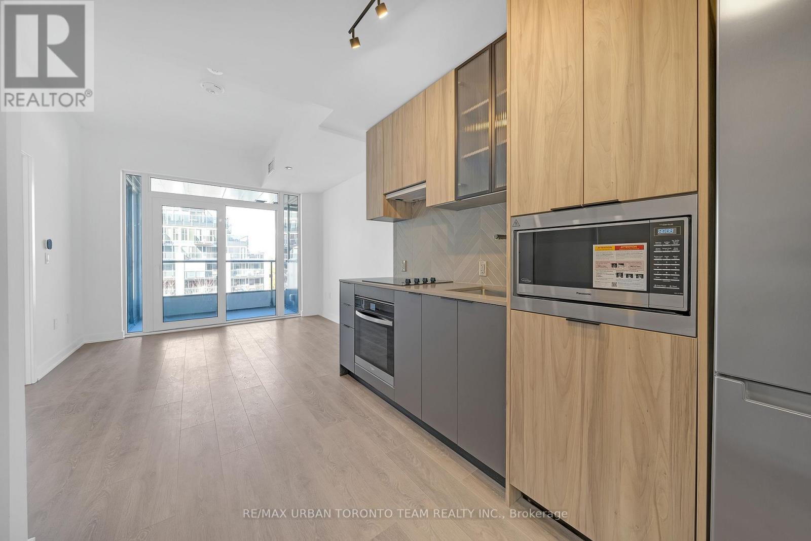 524 - 1037 The Queensway, Toronto, Ontario  M8Z 6C7 - Photo 4 - W12514640