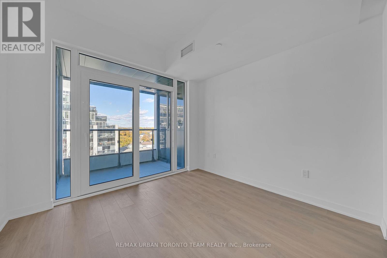 524 - 1037 The Queensway, Toronto, Ontario  M8Z 6C7 - Photo 6 - W12514640