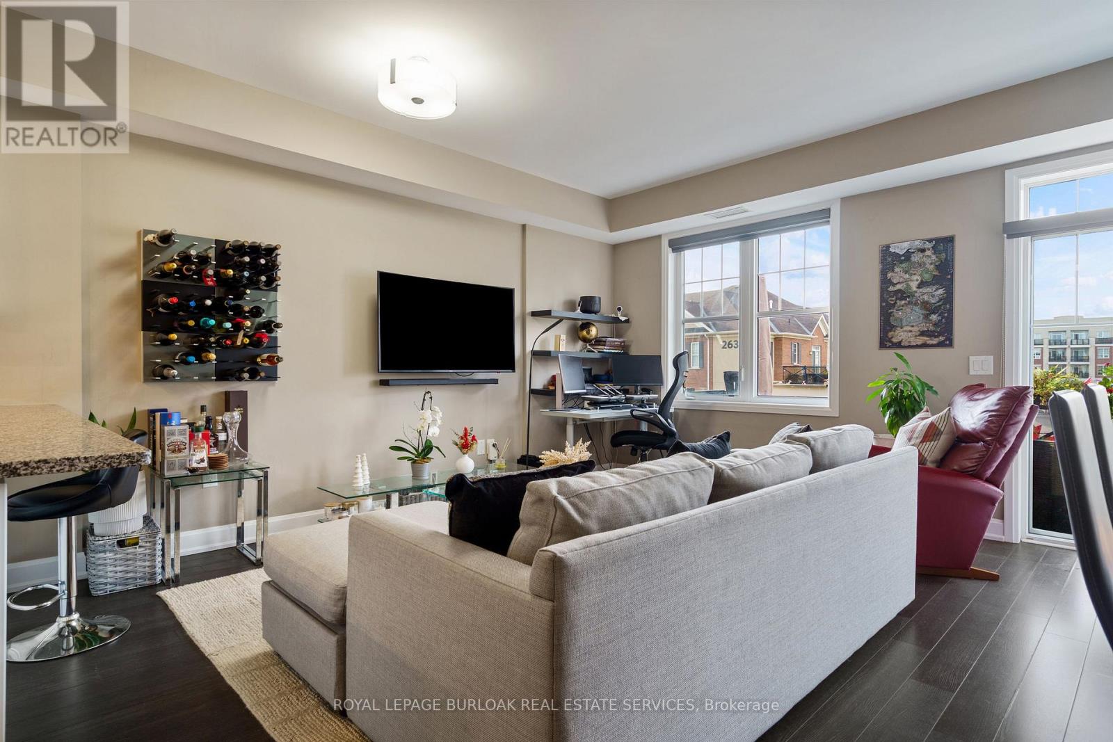 306 - 272 Georgian Drive, Oakville, Ontario  L6H 0K4 - Photo 13 - W12514656