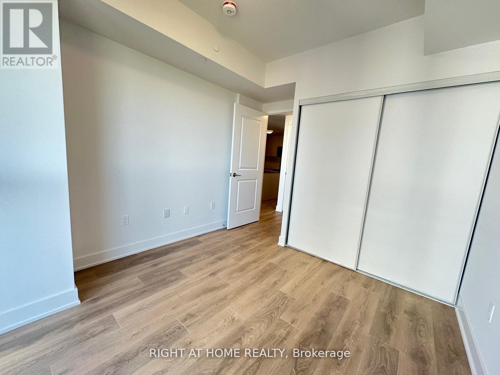 1608 - 202 Burnhamthorpe Road E, Mississauga, Ontario  L5A 4L4 - Photo 12 - W12514674