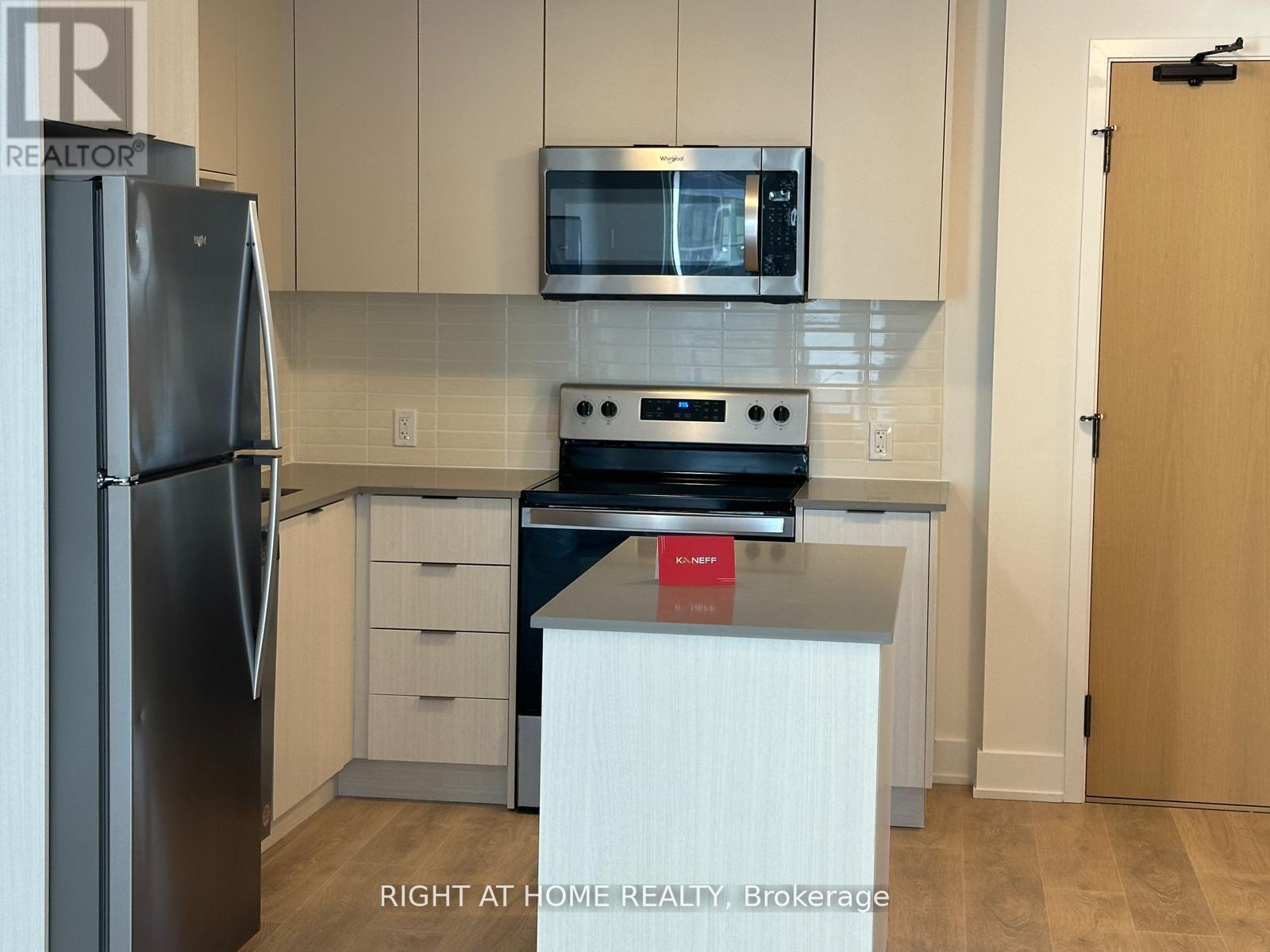 1608 - 202 Burnhamthorpe Road E, Mississauga, Ontario  L5A 4L4 - Photo 4 - W12514674