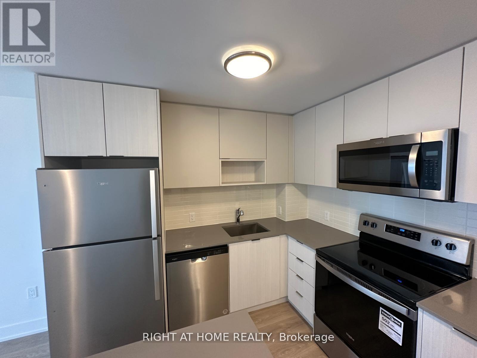 1608 - 202 Burnhamthorpe Road E, Mississauga, Ontario  L5A 4L4 - Photo 8 - W12514674