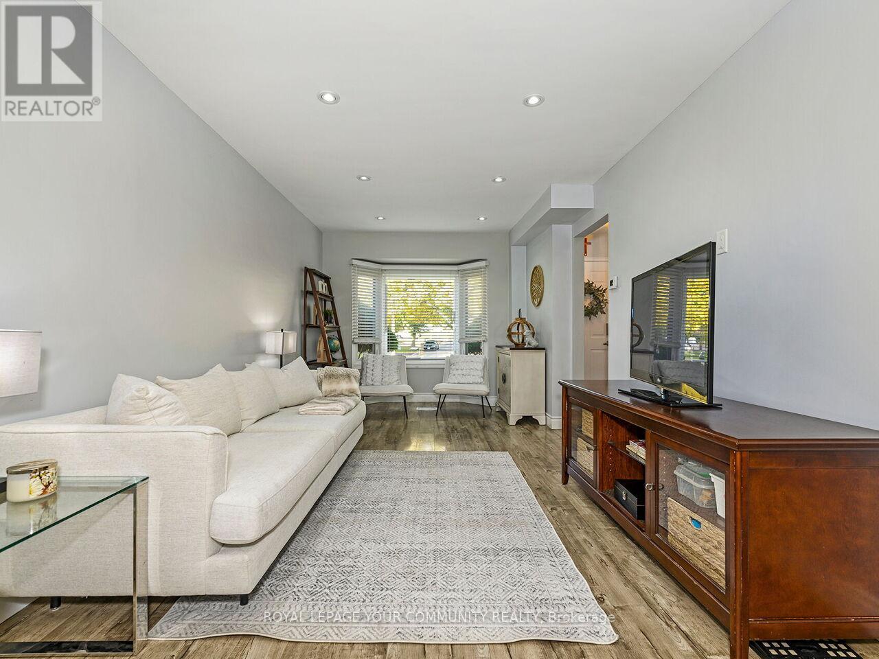 52 Keystone Drive, Brampton, Ontario  L6Y 3K7 - Photo 5 - W12514676