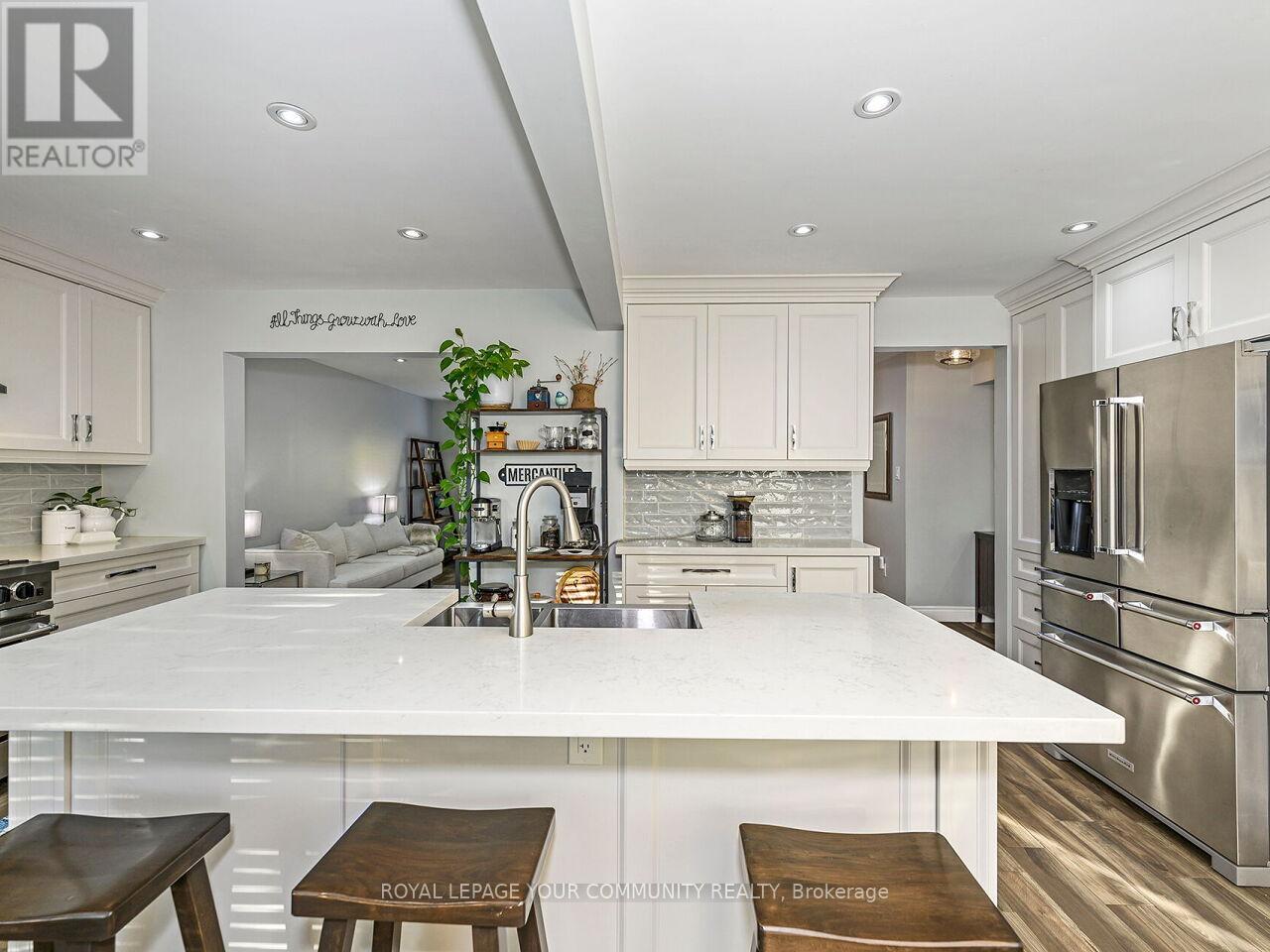 52 Keystone Drive, Brampton, Ontario  L6Y 3K7 - Photo 9 - W12514676