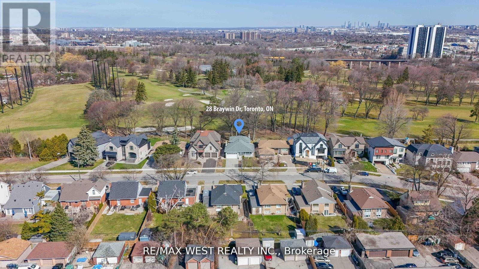 28 Braywin Drive, Toronto, Ontario  M9P 2P1 - Photo 3 - W12514696