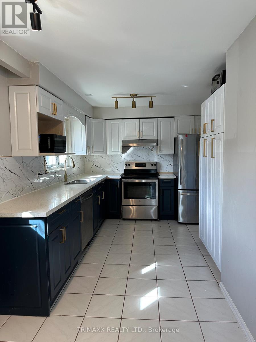 1179 Forestwood Drive, Mississauga, Ontario  L5C 1H6 - Photo 11 - W12514702