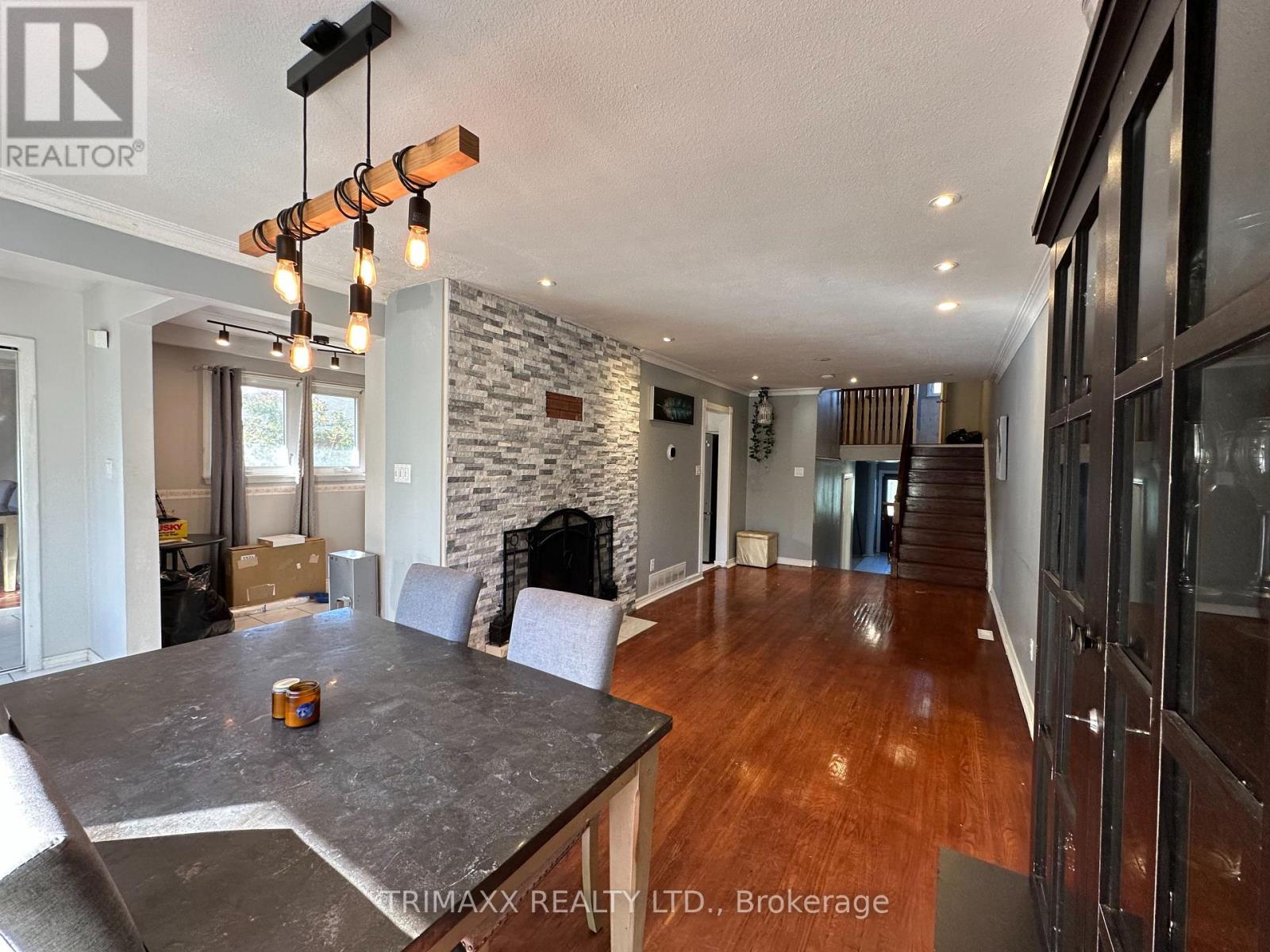 1179 Forestwood Drive, Mississauga, Ontario  L5C 1H6 - Photo 16 - W12514702