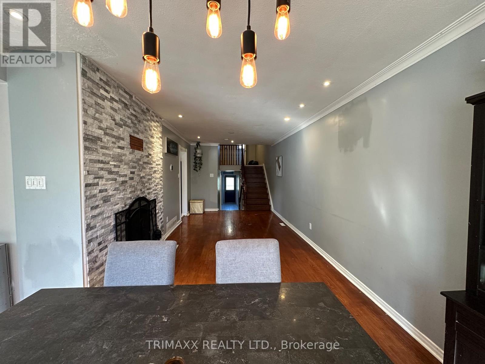 1179 Forestwood Drive, Mississauga, Ontario  L5C 1H6 - Photo 17 - W12514702