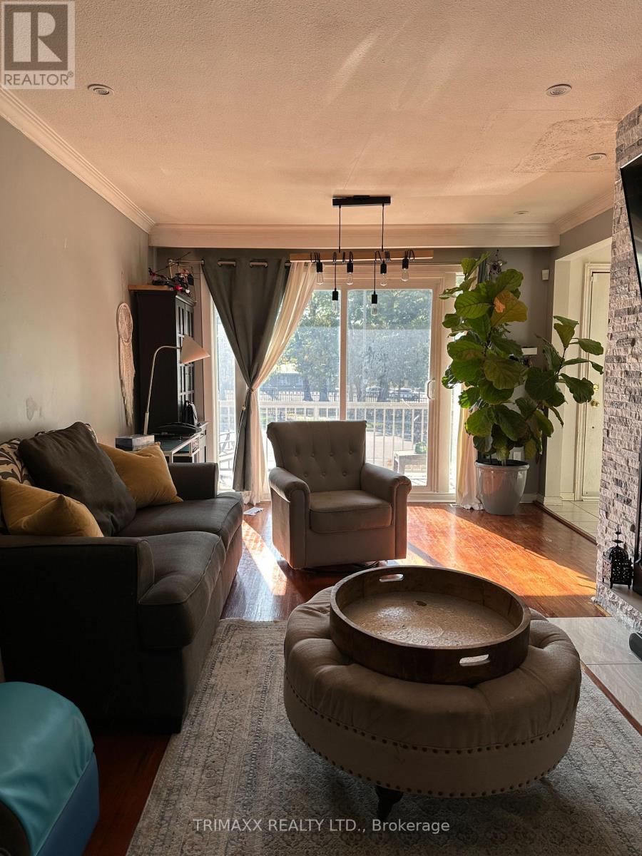 1179 Forestwood Drive, Mississauga, Ontario  L5C 1H6 - Photo 6 - W12514702