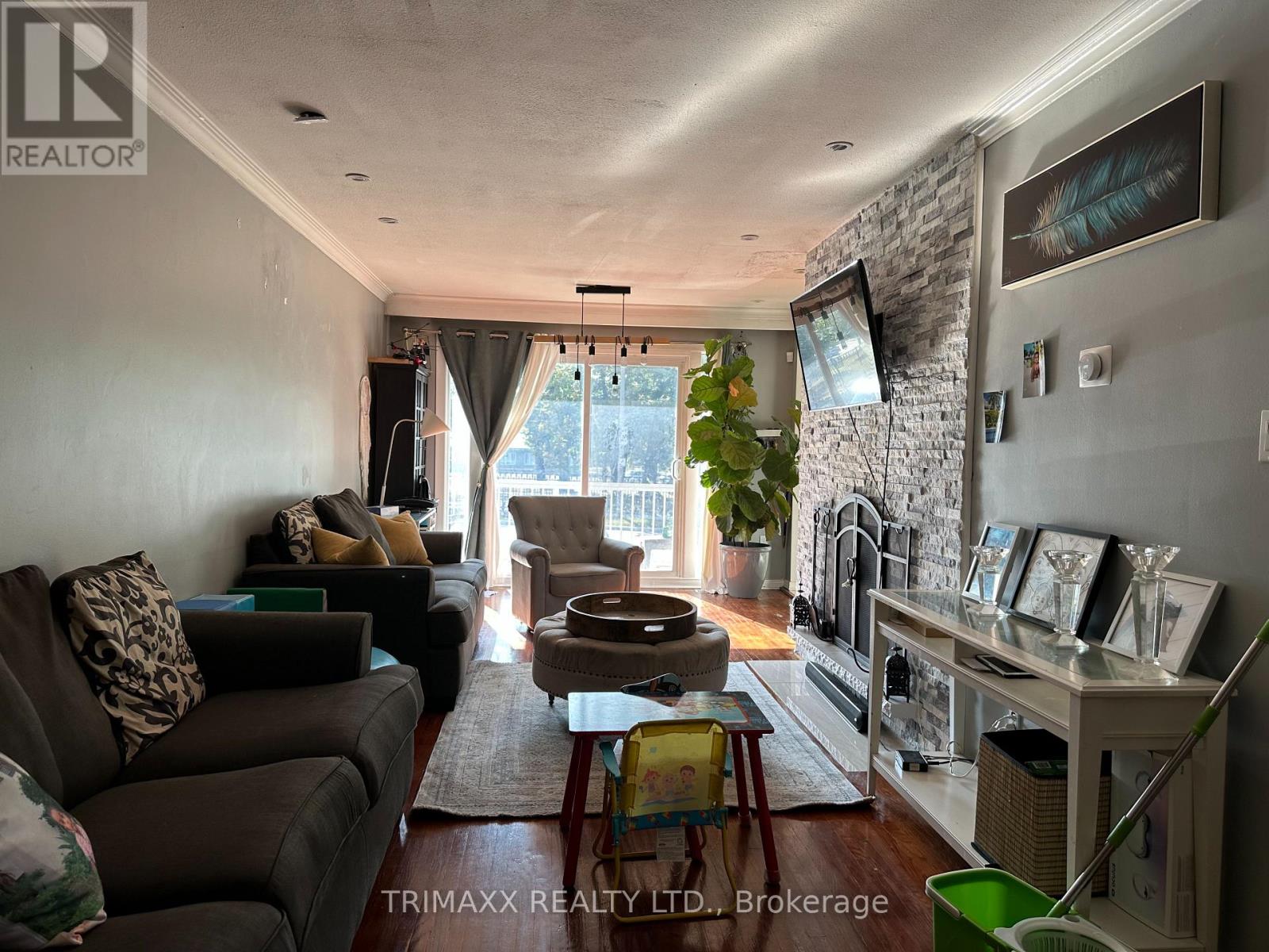 1179 Forestwood Drive, Mississauga, Ontario  L5C 1H6 - Photo 8 - W12514702