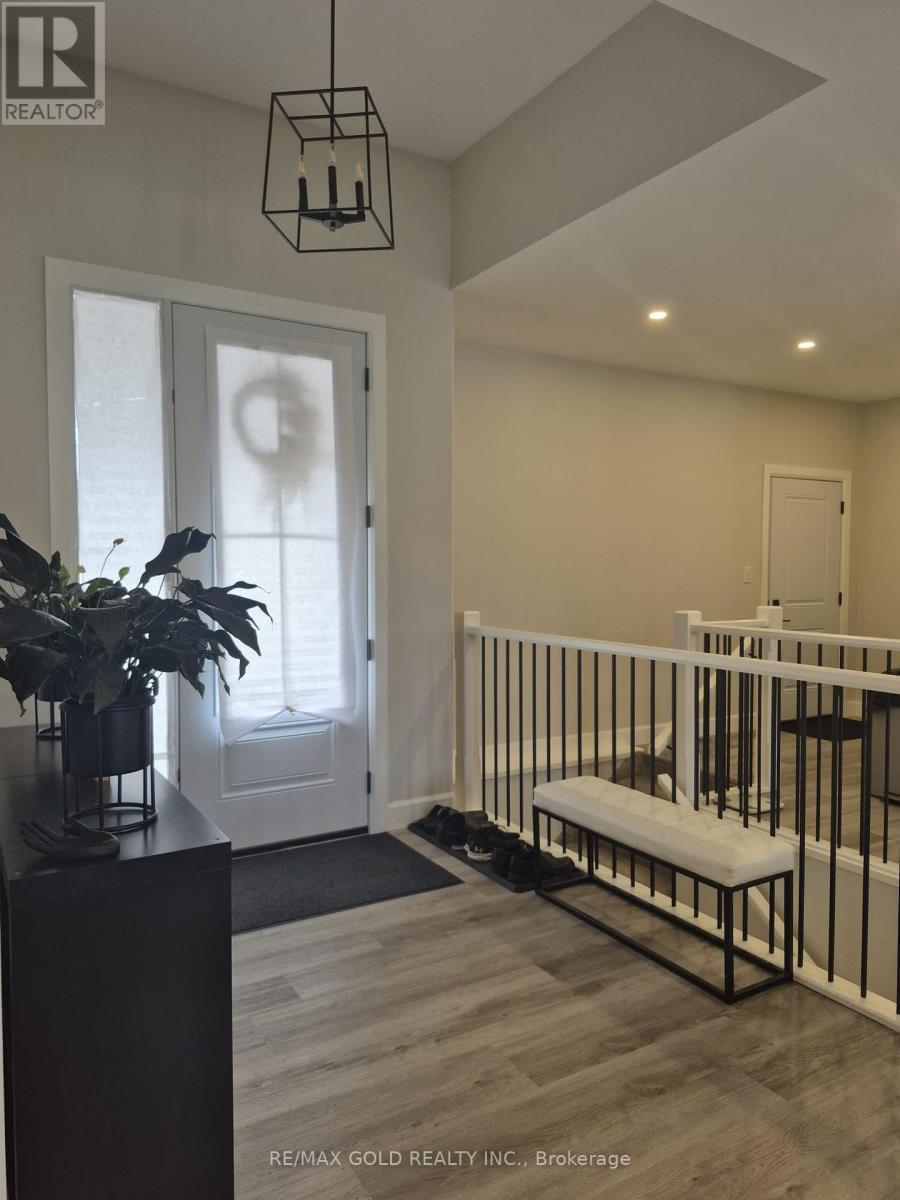 11 - 5 John Pound Road, Tillsonburg, Ontario  N4G 5X3 - Photo 2 - X12486365