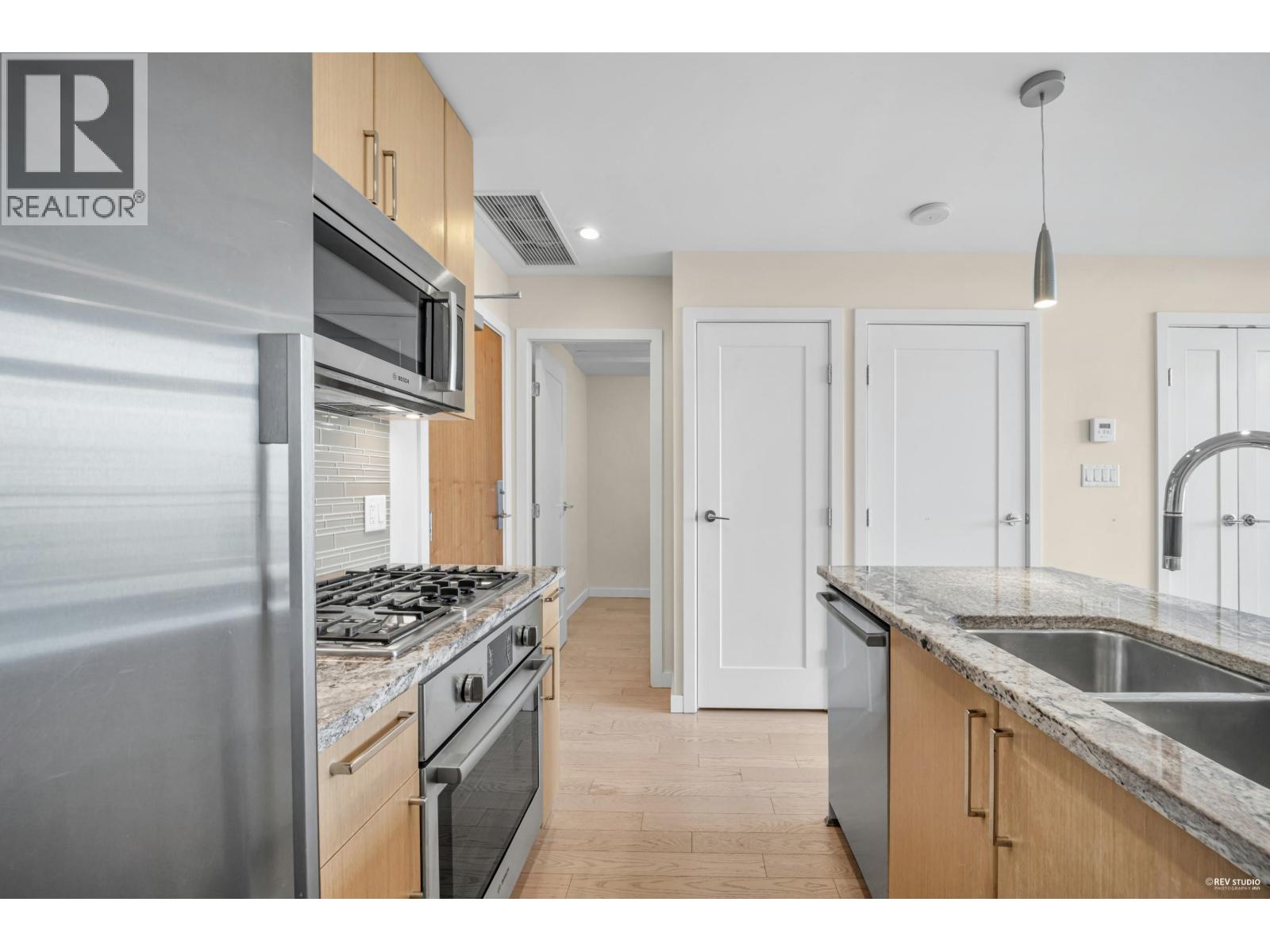 1002 88 W 1st Avenue, Vancouver, British Columbia  V5Y 0K2 - Photo 13 - R3065186