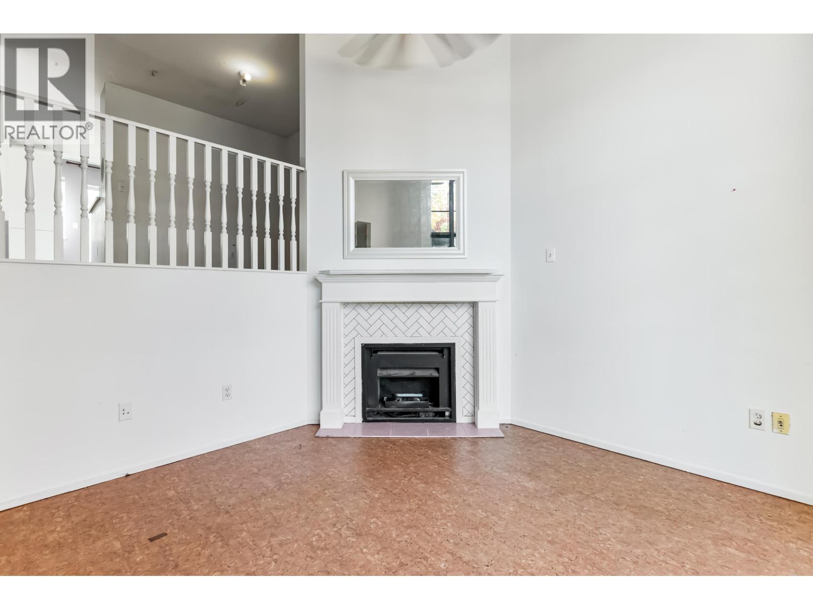 6 19034 Mcmyn Road, Pitt Meadows, British Columbia V3Y 2N8 - Photo 4 - R3065187