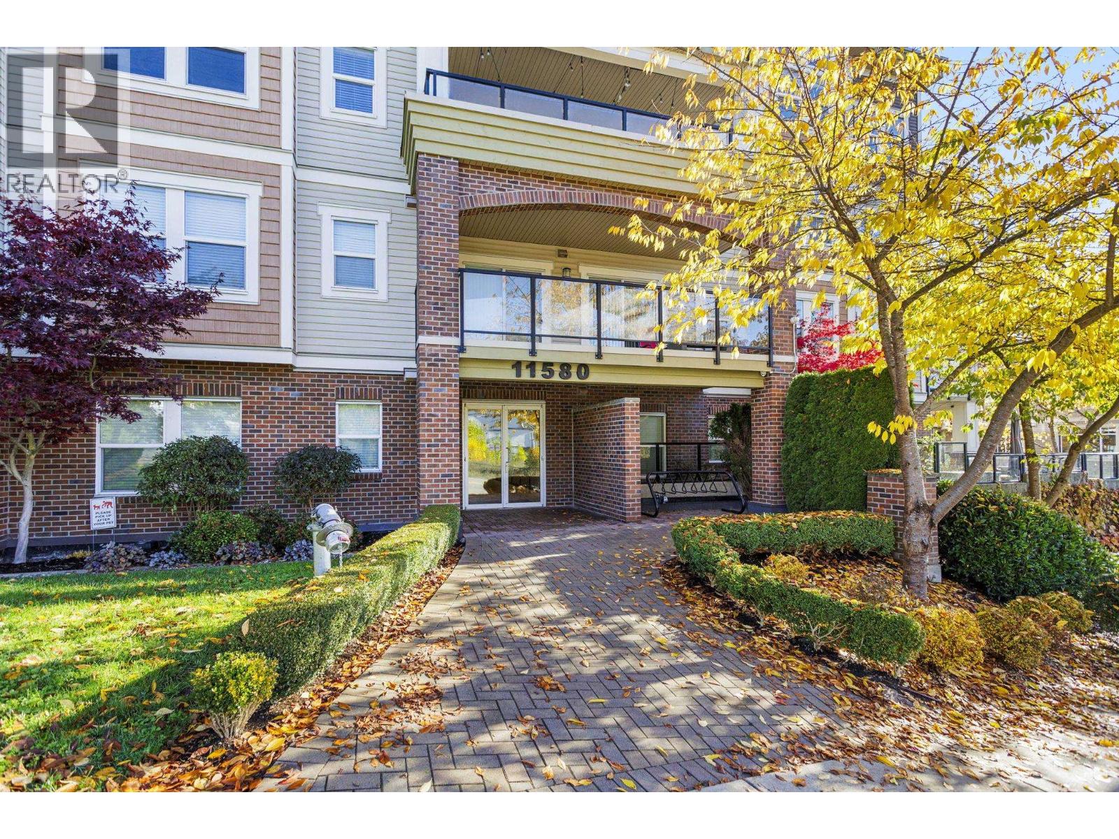 301 11580 223 Street, Maple Ridge, British Columbia  V2X 9H1 - Photo 2 - R3065208