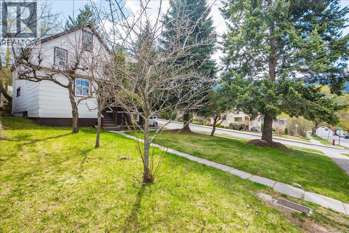 404 Houston Street, nelson, British Columbia