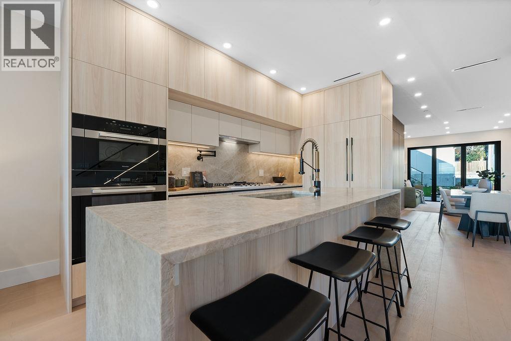 504 E 5th Street, North Vancouver, British Columbia V7L 1M4 - Photo 11 - R3065199