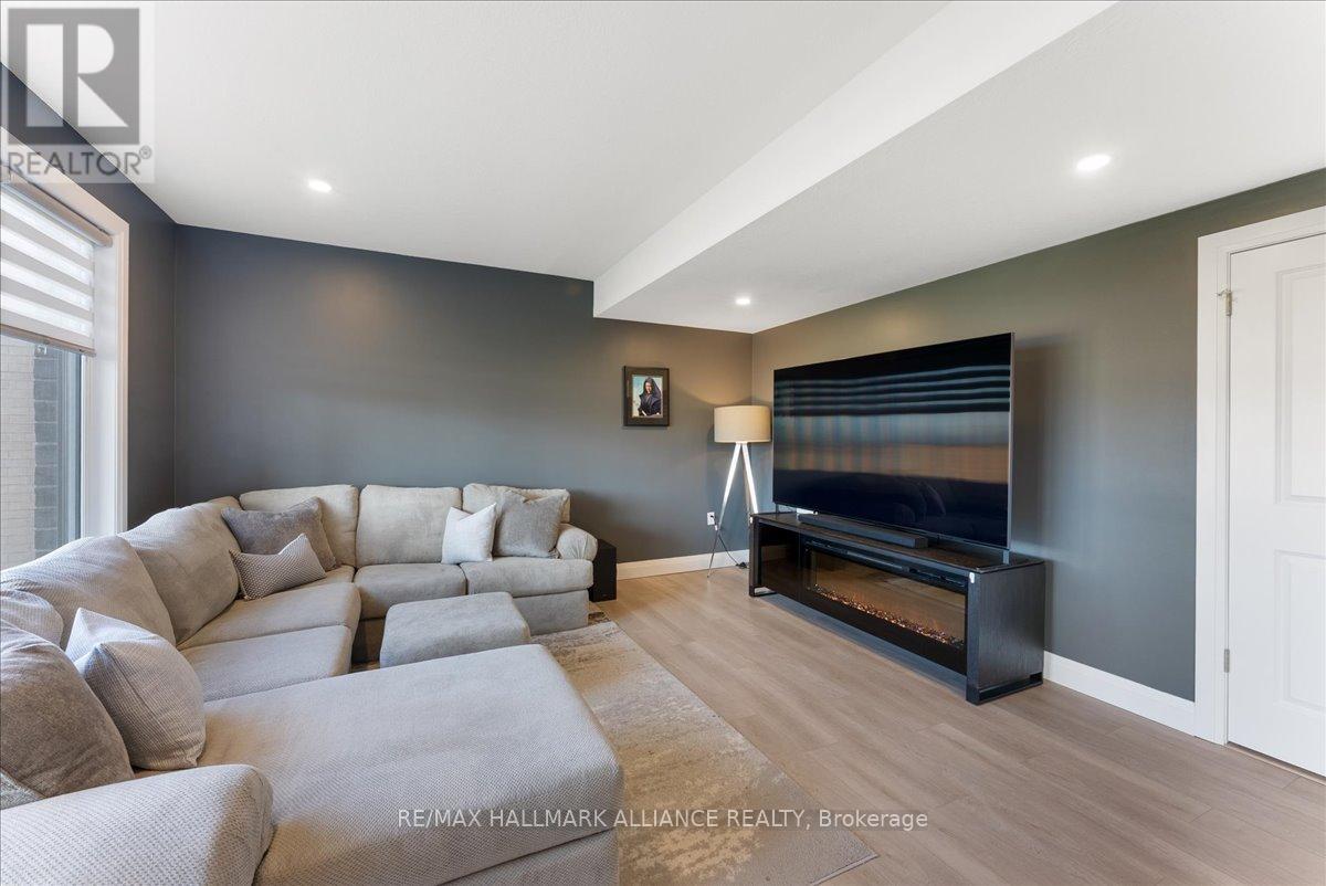 90 Rea Drive, Centre Wellington, Ontario  N1M 0H5 - Photo 39 - X12514458