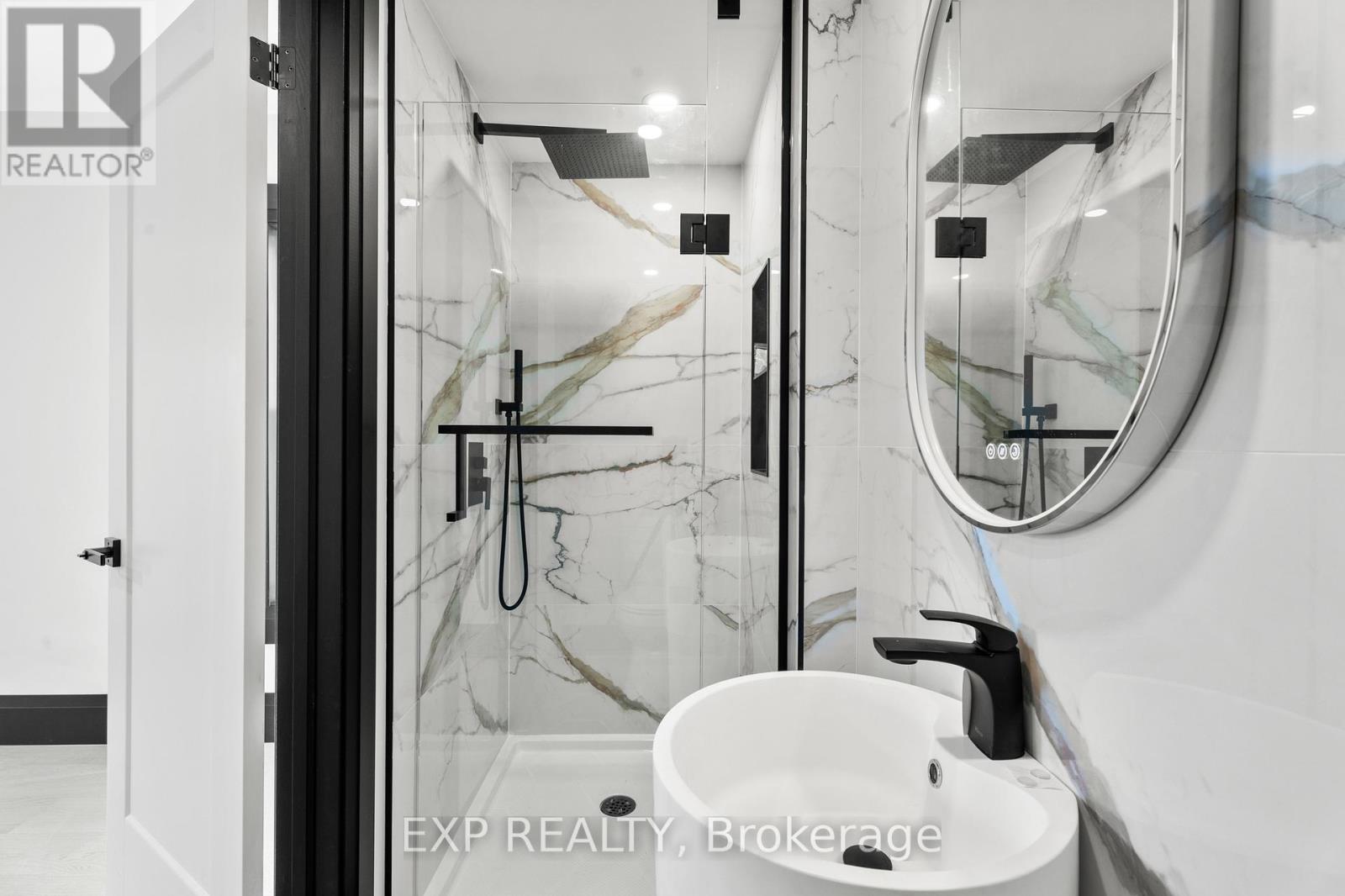 105 Rothsay Avenue, Hamilton, Ontario  L8M 3G3 - Photo 21 - X12514512