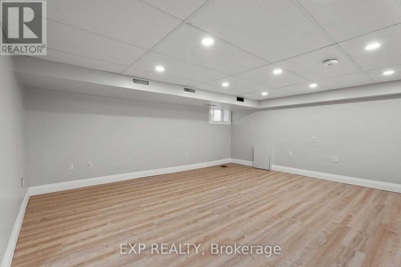 105 Rothsay Avenue, Hamilton, Ontario  L8M 3G3 - Photo 27 - X12514512