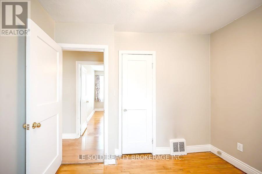 1st Floor Room - 112 Leland Street, Hamilton, Ontario  L8S 3A2 - Photo 8 - X12514606