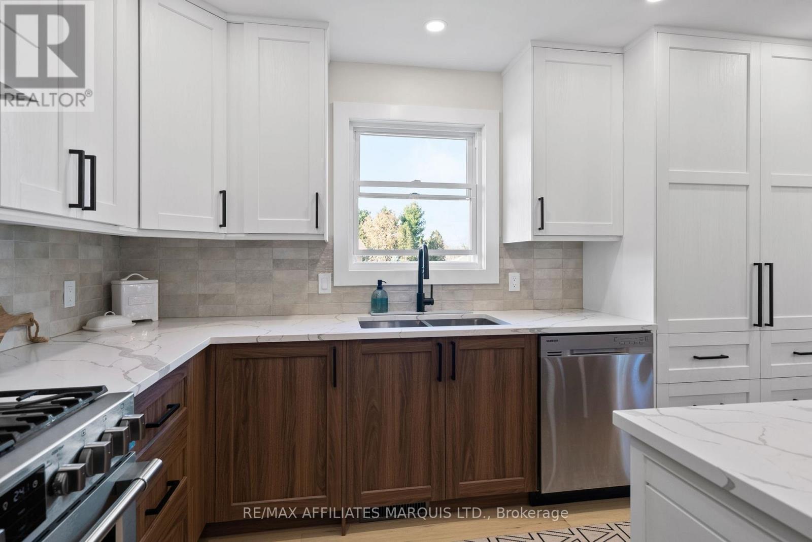 6525 Clifford Avenue, South Glengarry, Ontario K6H 5R5 - Photo 10 - X12514732