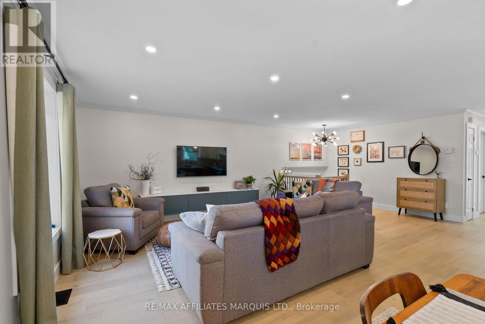 6525 Clifford Avenue, South Glengarry, Ontario K6H 5R5 - Photo 13 - X12514732