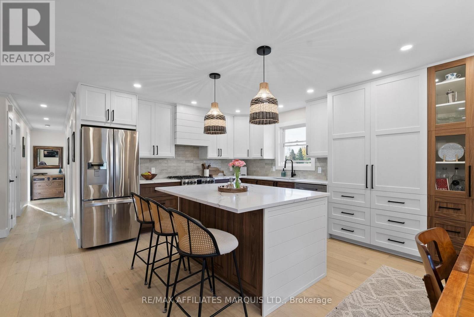 6525 Clifford Avenue, South Glengarry, Ontario K6H 5R5 - Photo 2 - X12514732