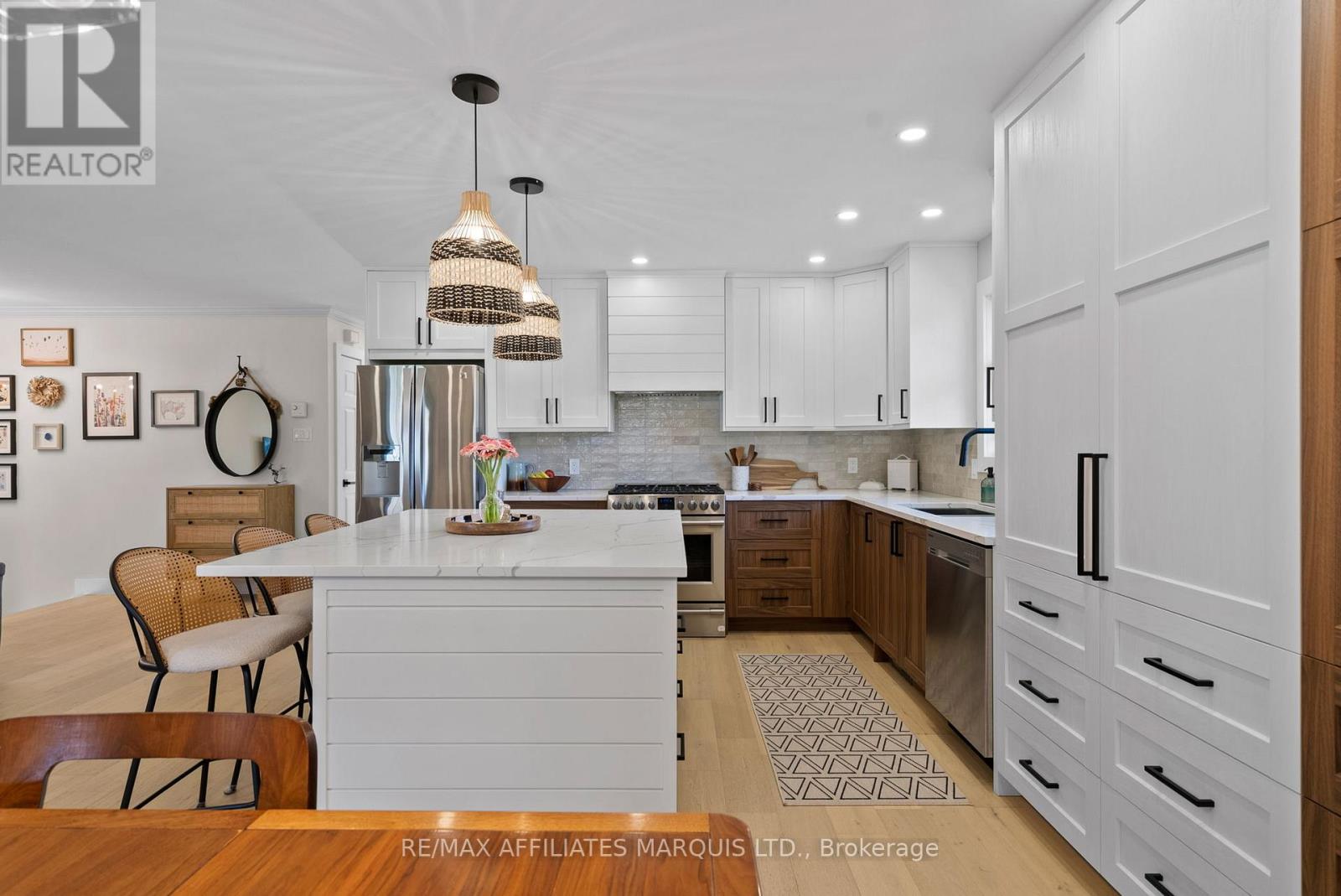 6525 Clifford Avenue, South Glengarry, Ontario K6H 5R5 - Photo 3 - X12514732