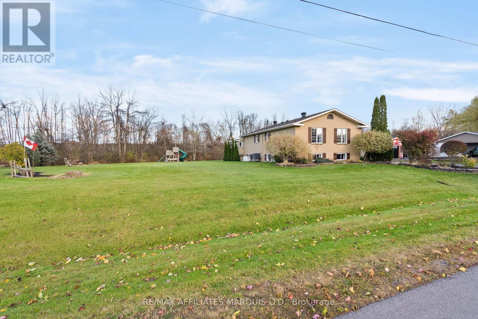 6525 Clifford Avenue, South Glengarry, Ontario K6H 5R5 - Photo 39 - X12514732