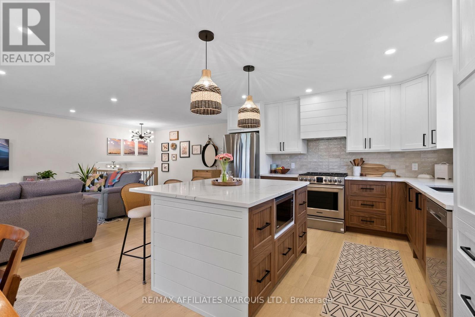 6525 Clifford Avenue, South Glengarry, Ontario K6H 5R5 - Photo 5 - X12514732