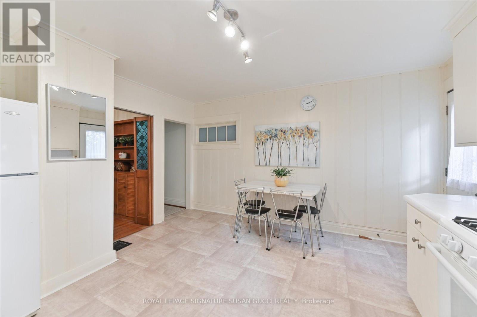 313 Gowan Avenue, Toronto, Ontario  M4J 2K7 - Photo 6 - E12509918