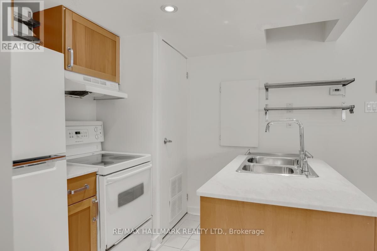 Coach House - 321 Palmerston Boulevard, Toronto, Ontario M6G 2N5 - Photo 12 - C12514758