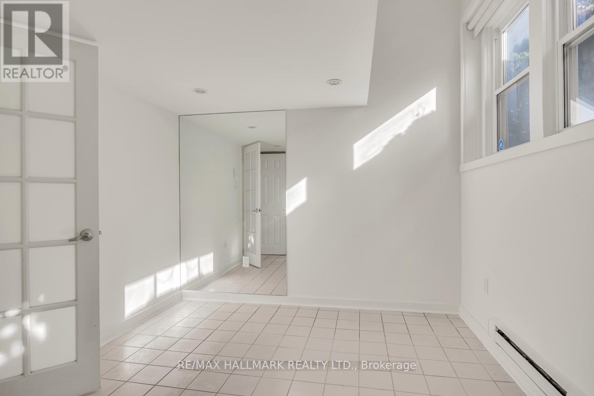 Coach House - 321 Palmerston Boulevard, Toronto, Ontario M6G 2N5 - Photo 15 - C12514758