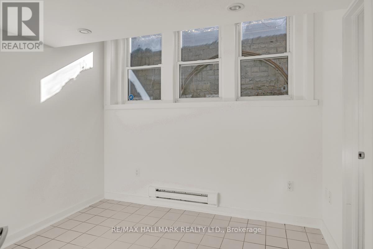 Coach House - 321 Palmerston Boulevard, Toronto, Ontario M6G 2N5 - Photo 16 - C12514758