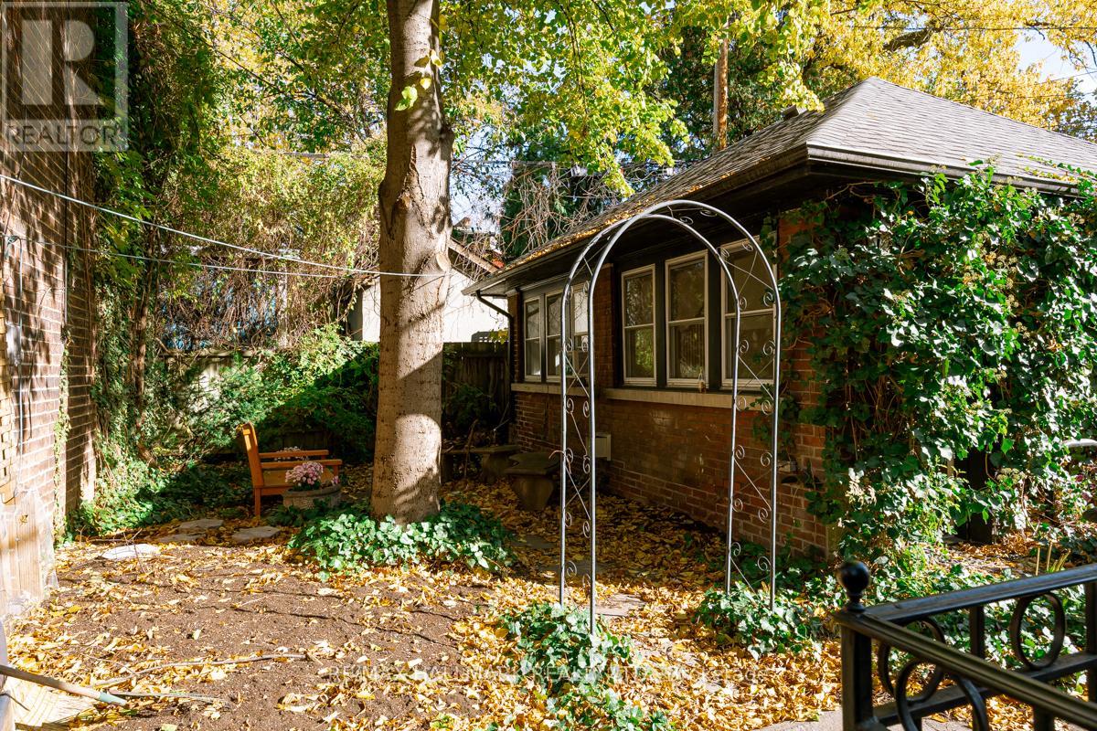 Coach House - 321 Palmerston Boulevard, Toronto, Ontario M6G 2N5 - Photo 23 - C12514758