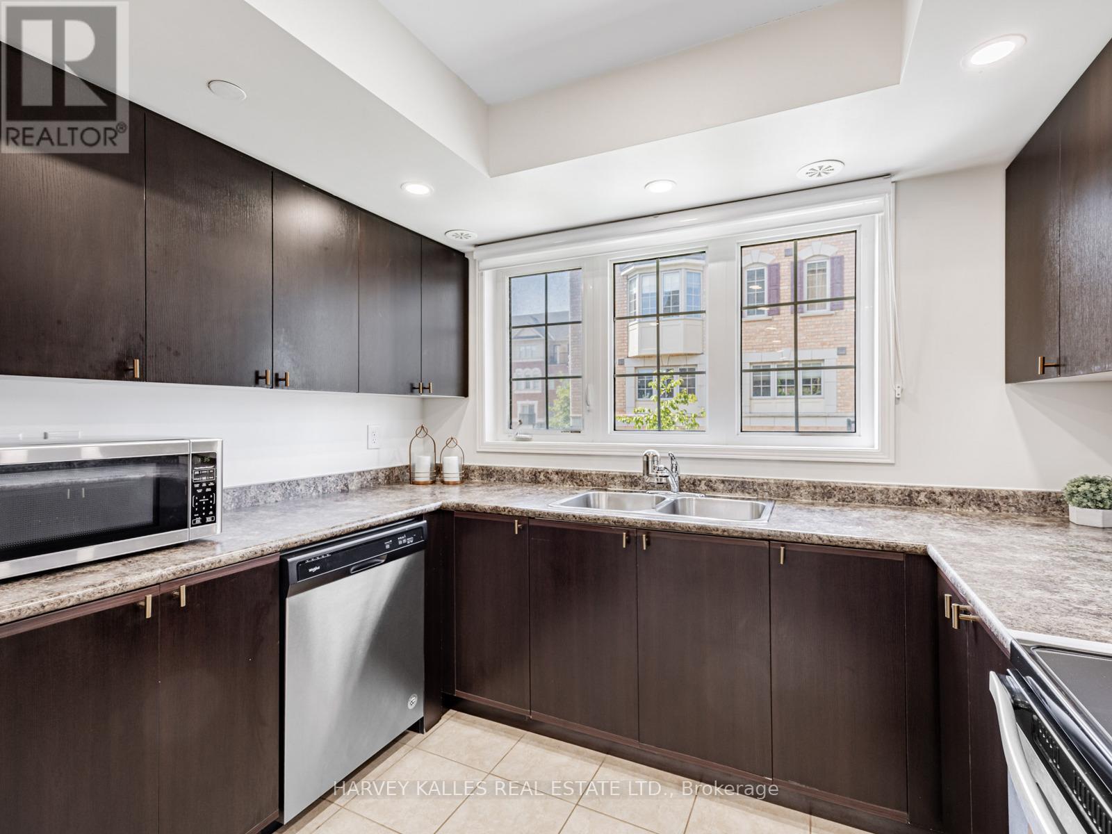 38 Glenstal Path, Oshawa, Ontario L1L 0L2 - Photo 12 - E12514774