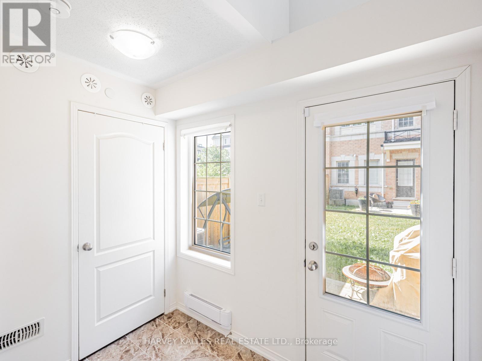 38 Glenstal Path, Oshawa, Ontario L1L 0L2 - Photo 3 - E12514774