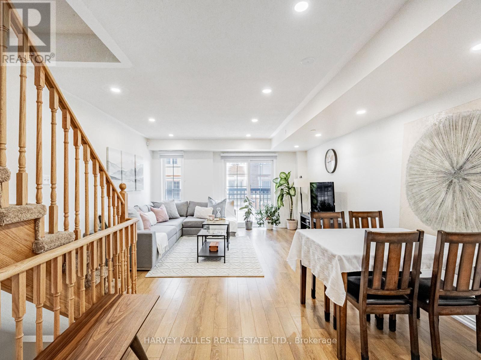 38 Glenstal Path, Oshawa, Ontario L1L 0L2 - Photo 4 - E12514774