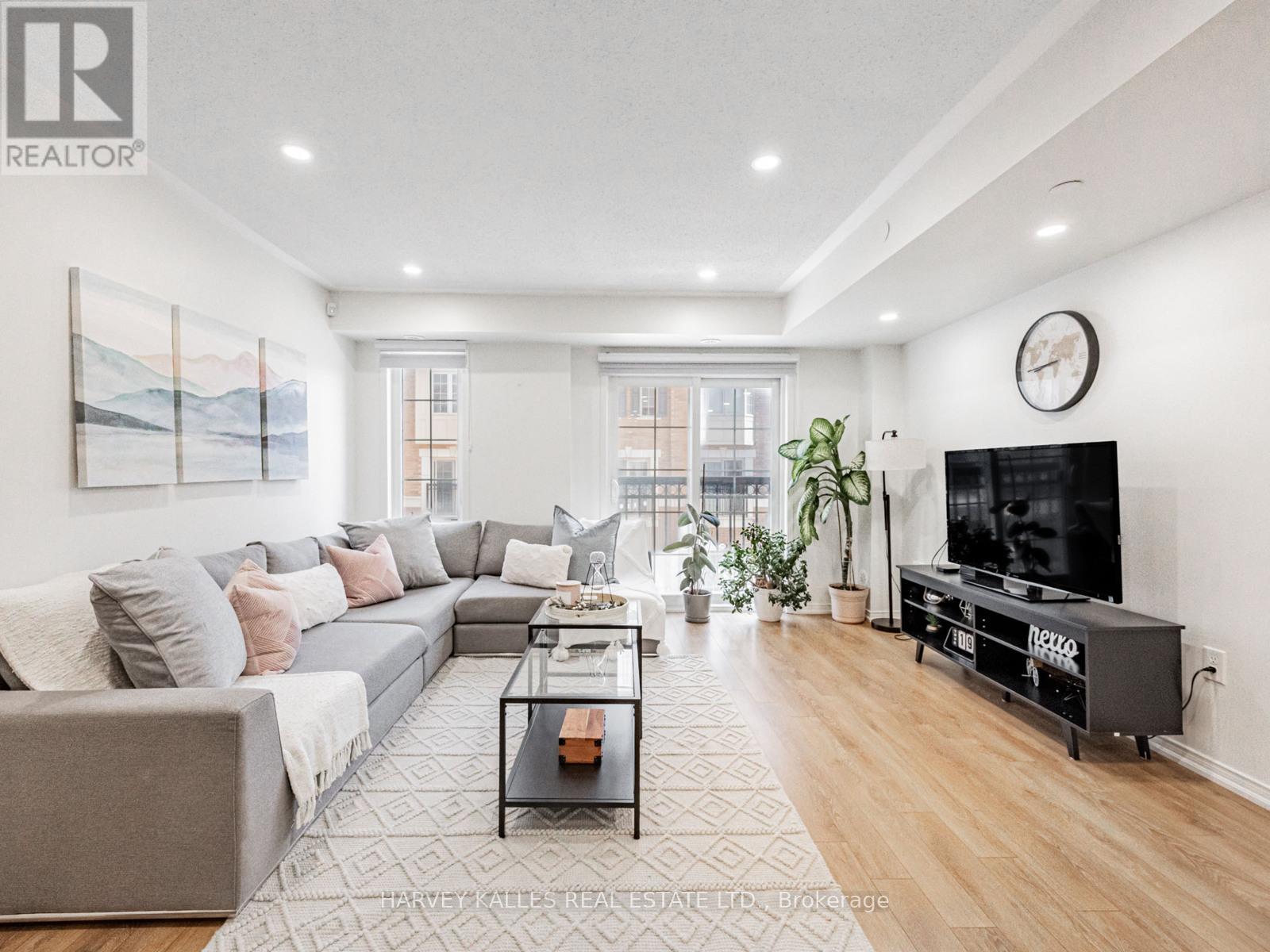 38 Glenstal Path, Oshawa, Ontario L1L 0L2 - Photo 6 - E12514774