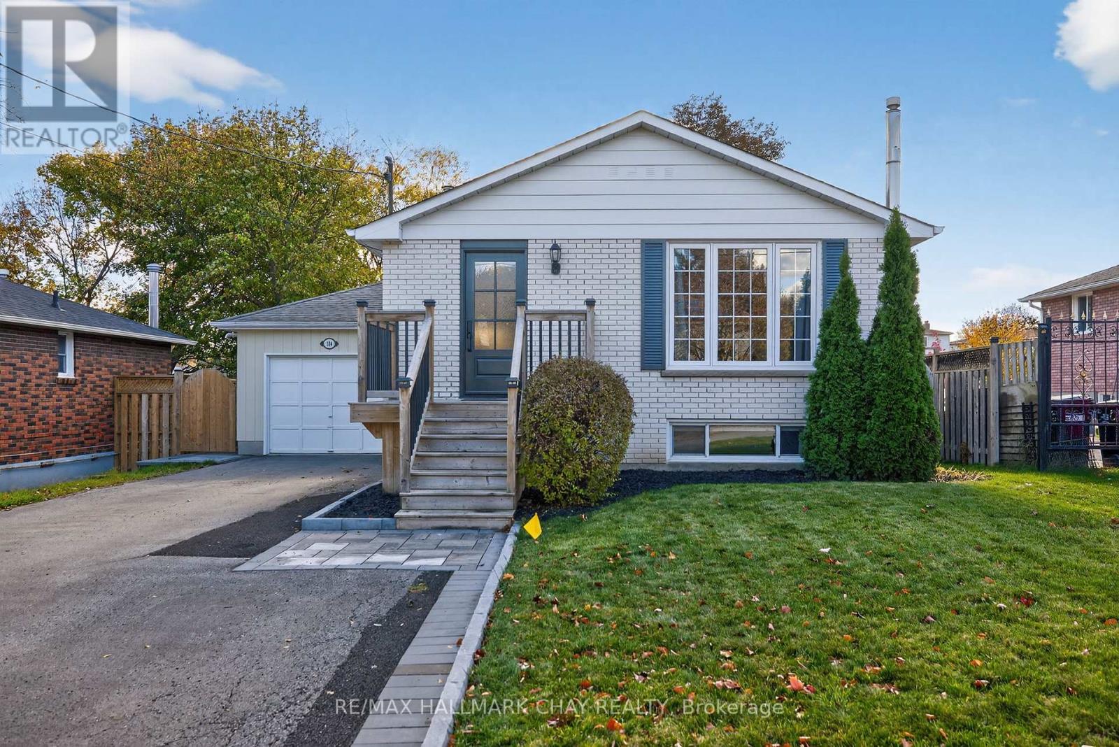 104 Kulpin Avenue, Bradford West Gwillimbury, Ontario  L3Z 1T7 - Photo 1 - N12514736